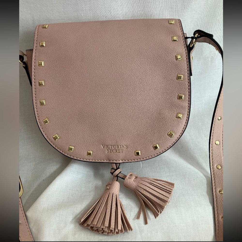 👛 NWT VICTORIA’S SECRET CROSSBODY